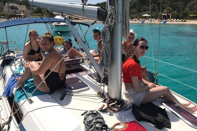 Hvar - Full Day Sail on a yacht - friendly skipper- small group - lunch optional - Lunch at Milna and the Notos stop