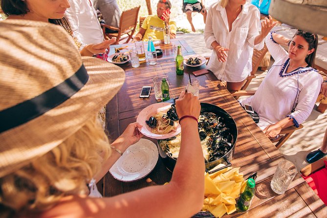 Hvar - Full Day Sail on a yacht - friendly skipper- small group - lunch optional - Lučišća Bay and the first swim