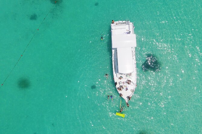 Isla Mujeres Full Day Tour on Yacht with Snorkel and Buffet - Snorkeling near Punta Norte