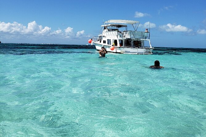 Isla Mujeres Full Day Tour on Yacht with Snorkel and Buffet - Playa Norte and time in downtown Isla Mujeres