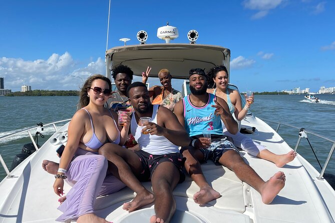 Island Fun Yacht Rental in Miami Beach - The 40-foot cruiser and its practical layout