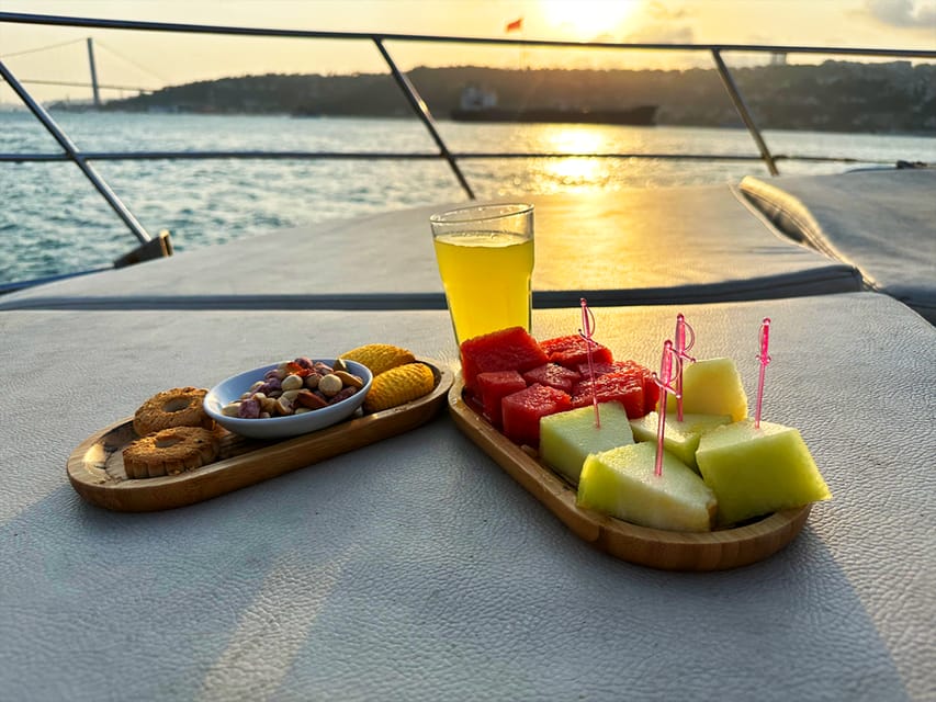 Istanbul: Bosphorus and Golden Horn Sunset Yacht Cruise - The northern stretch: Rumeli Fortress and two bridges