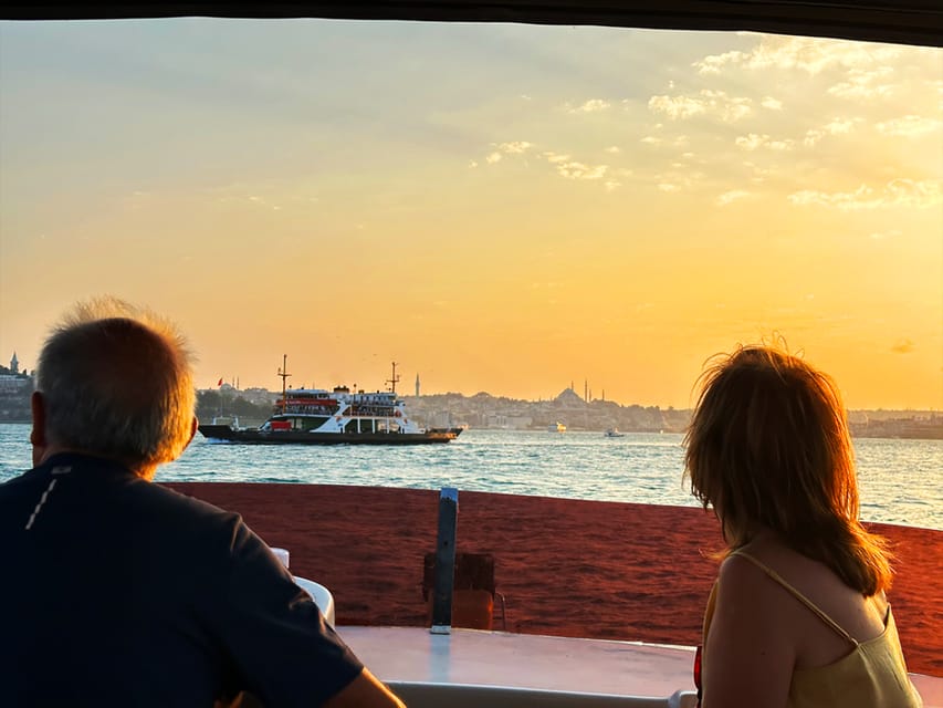 Istanbul: Bosphorus and Golden Horn Sunset Yacht Cruise - Beylerbeyi Palace, Üsküdar, and Maiden’s Tower
