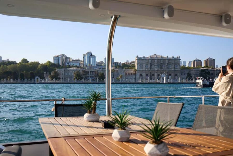 Istanbul: Bosphorus Cruise by Luxury Yacht - Dolmabahçe and Çırağan: Ottoman waterfront grandeur