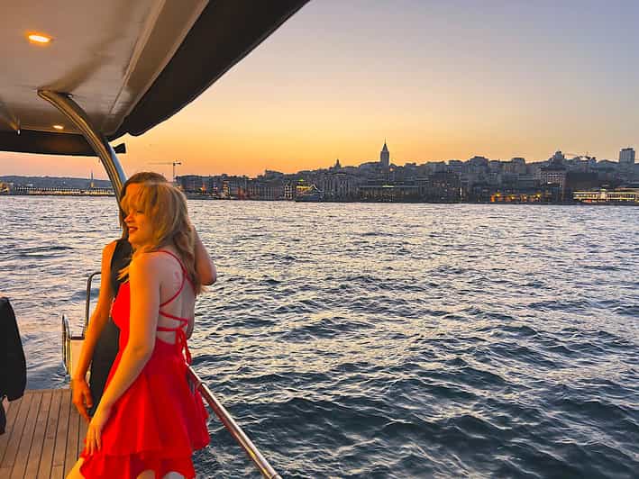 Istanbul: Bosphorus Cruise by Luxury Yacht - Finding Balıkçı Kemal in Karaköy
