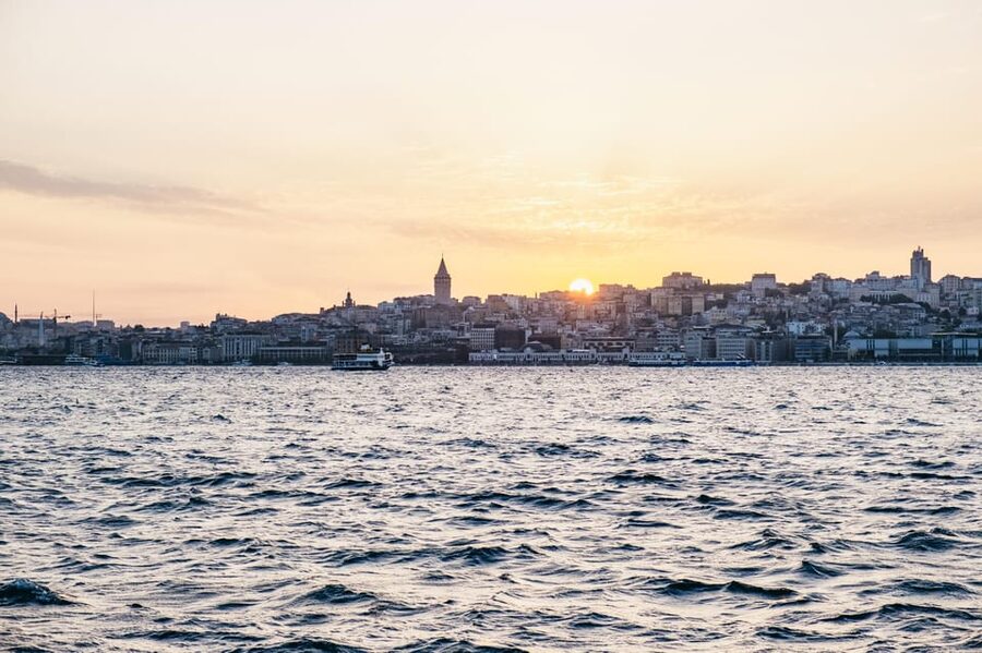 Istanbul: Bosphorus Sunset Cruise on a Luxury Yacht - The best reasons to book this cruise