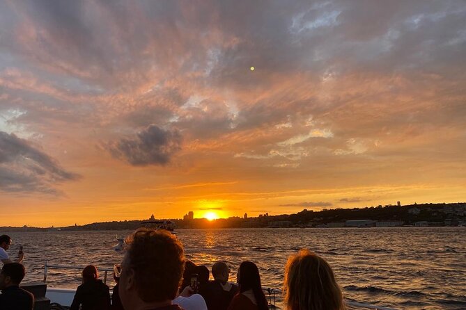 Istanbul Bosphorus Sunset Cruise with Wine on a Luxury Yacht - The Asian shore, from Kanlica to Beylerbeyi Palace