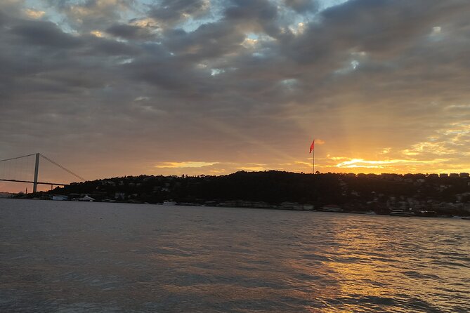 Istanbul Bosphorus Sunset Cruise with Wine on a Luxury Yacht - Maiden’s Tower and the return toward Istanbul