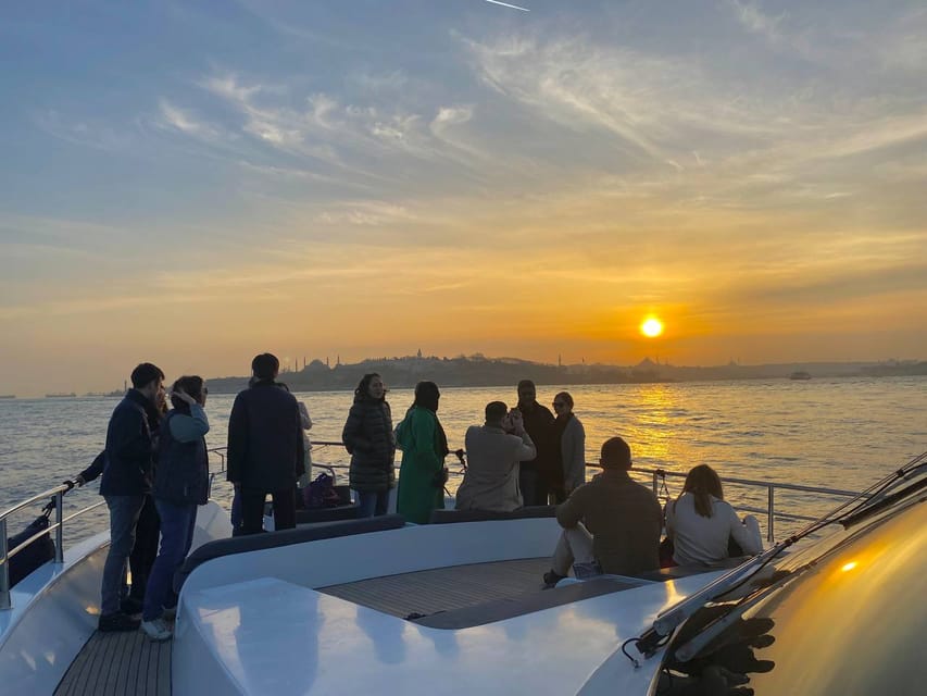 Istanbul: Bosphorus Sunset Yacht Cruise with Live Guide - Key points at a glance