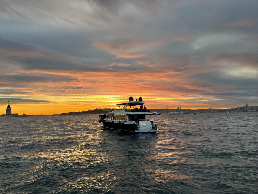 Istanbul: Bosphorus Sunset Yacht Cruise with Live Guide - Meeting point, pickup, and timing
