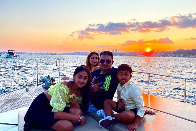 Istanbul Bosphorus Sunset Yacht Cruise With Live Guide And Snacks - Beylerbeyi Palace and the Asian Shore