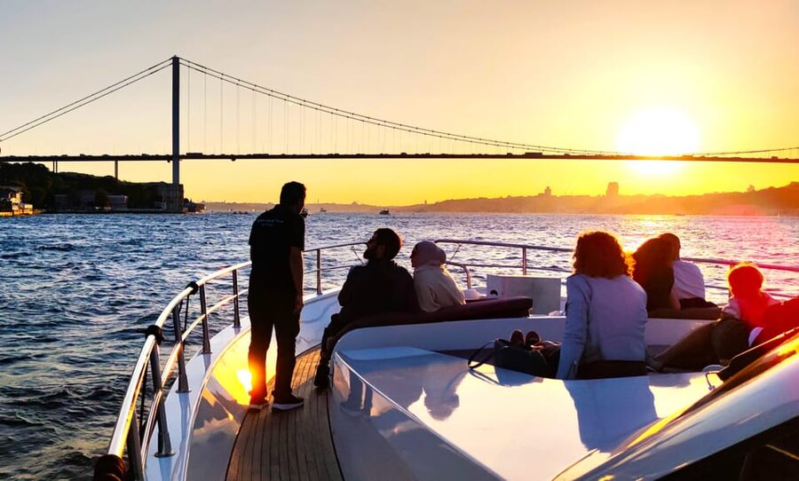 Istanbul: Bosphorus Sunset Yacht Cruise with Live Guide - What the 30-person yacht feels like