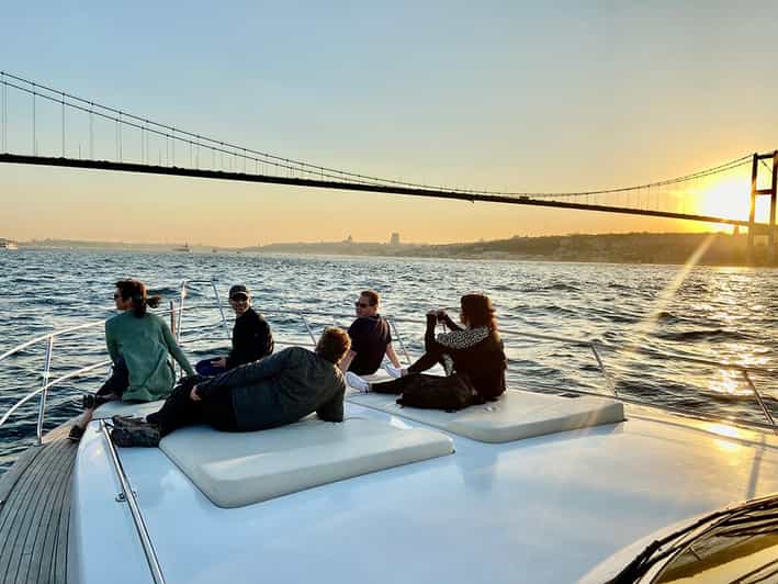 Istanbul: Bosphorus Yacht Cruise at Sunset with Snacks - The route toward Istanbul’s palaces and bridges