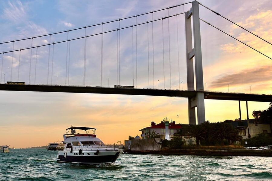 Istanbul: Bosphorus Yacht Cruise at Sunset with Snacks - The golden hour, sunset, and city lights
