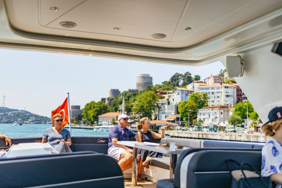 Istanbul: Bosphorus Yacht Cruise with Stopover on Asian Side - What you see from Dolmabahçe to Rumeli Fortress
