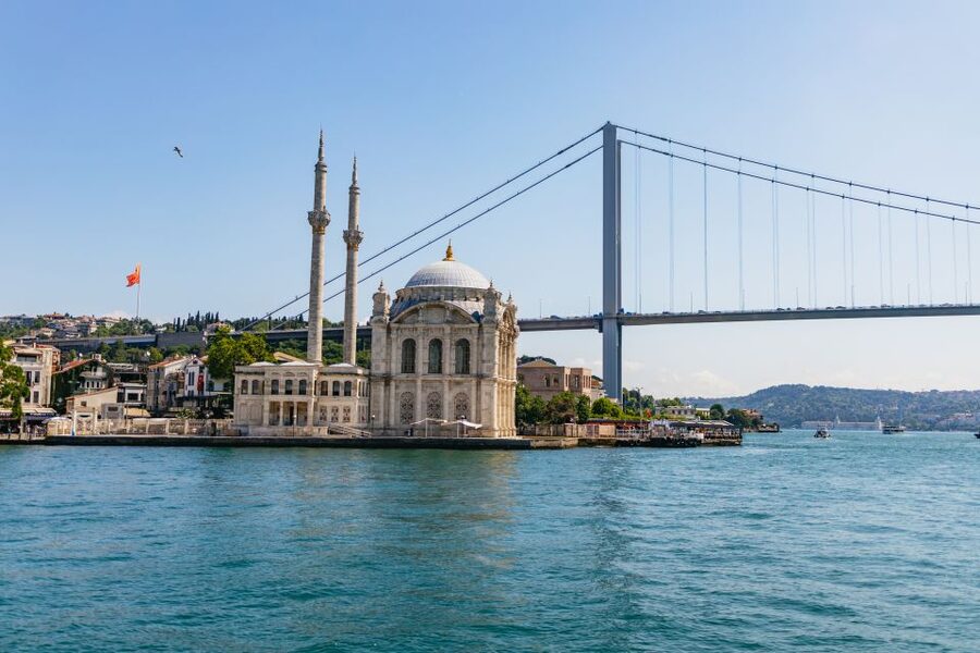 Istanbul: Bosphorus Yacht Cruise with Stopover on Asian Side - What life on the yacht is like