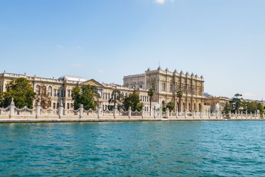 Istanbul: Bosphorus Yacht Cruise with Stopover on Asian Side - Timing, pickup, and the meeting point