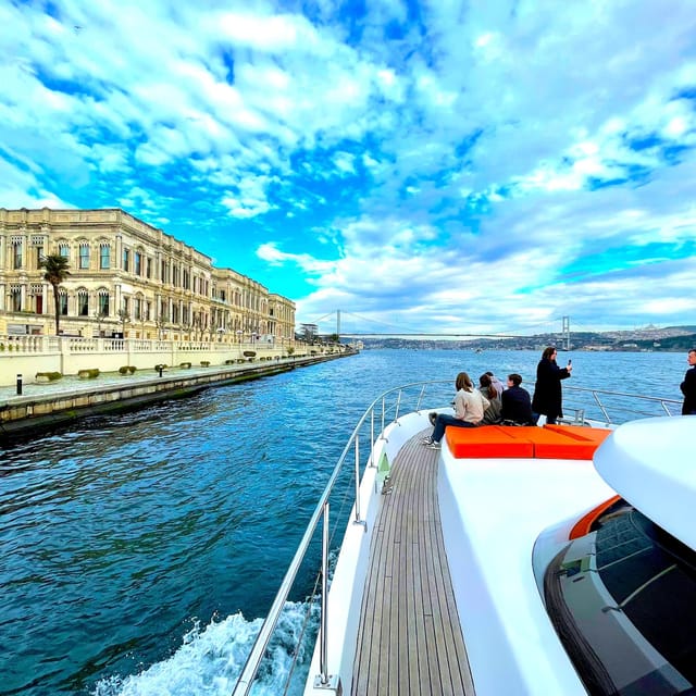 Istanbul: Daytime Bosphorus Yacht Cruise with Fruit & Snacks - Food, drinks, and the small-group feel