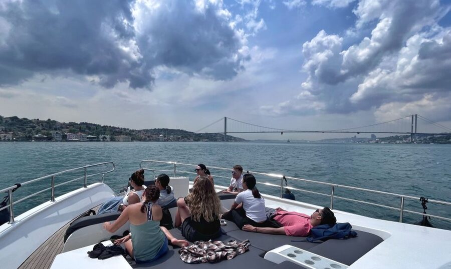 Istanbul: Dolmabahce Palace Tour and Bosphorus Yacht Cruise - Should you book it?