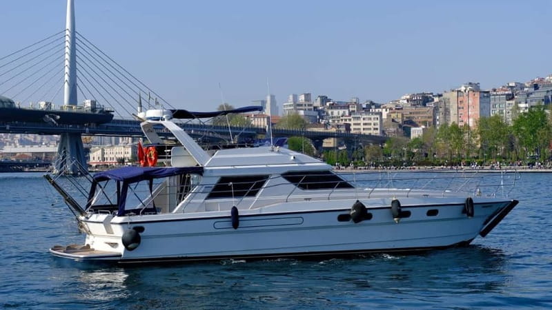 Istanbul: Luxury Yacht on Bosphorus - Optional food, music, and decorations