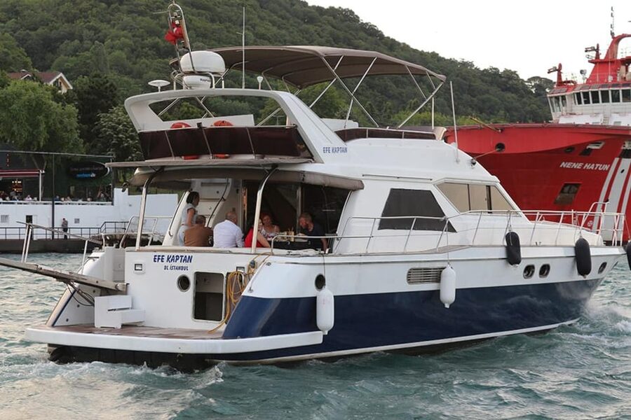Istanbul: Luxury Yacht Tour at Sunset w Snacks - What the 105-minute reports mean for your plans