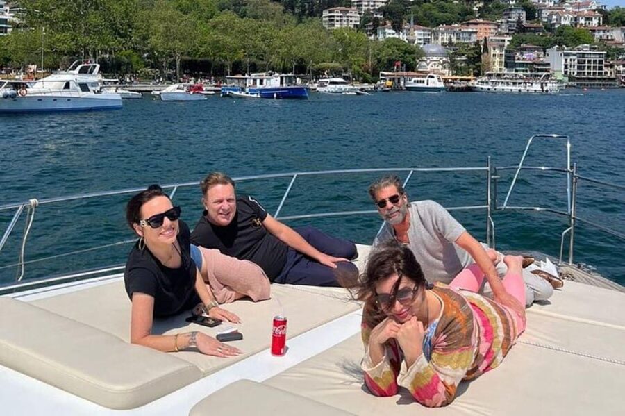 Istanbul: Luxury Yacht Tour at Sunset w Snacks - The Bosphorus sights you will pass