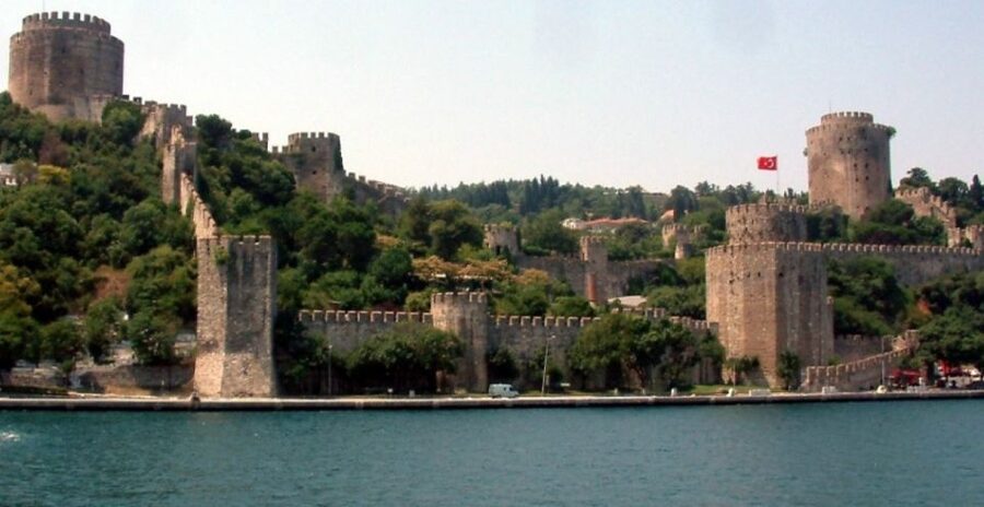 Istanbul: Private Bosphorus Cruise By Luxury Yacht - Audio guide, live guide, and how much information to expect