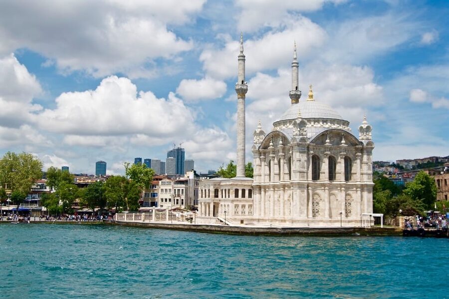 Istanbul: Private Bosphorus Strait Sightseeing Yacht Cruise - Practical booking advice for a smoother ride