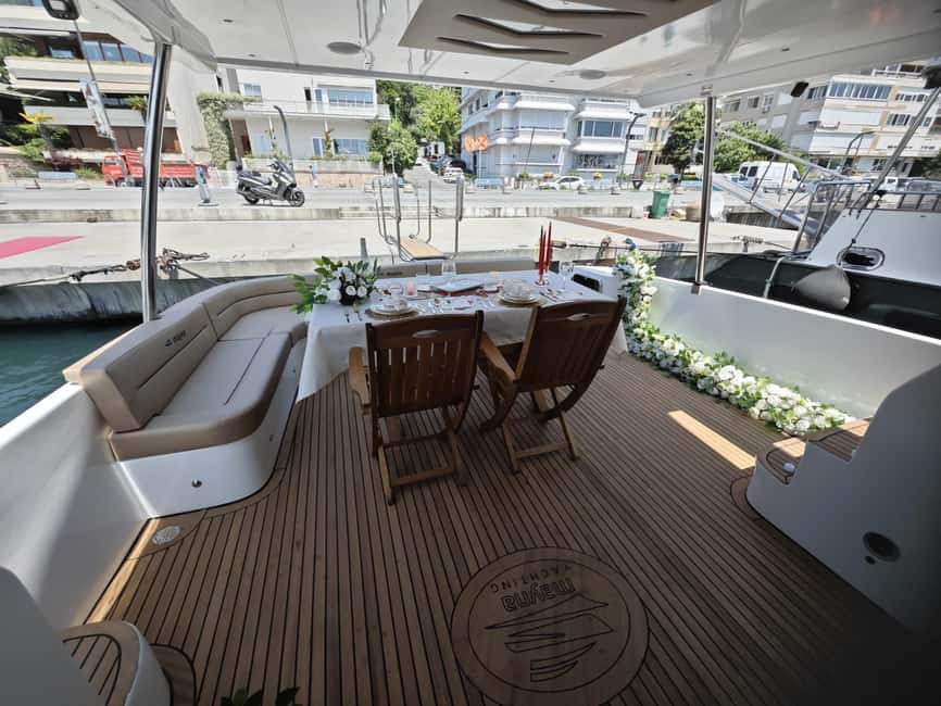 Istanbul: Private Bosphorus Yacht with Tour Guide and Snacks - Snacks, tea, and small celebrations