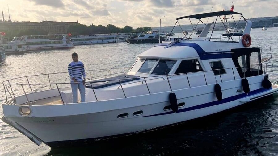 İstanbul:Private Luxury Yacht on Bosphorus 14 Meter(46 feet) - Why a private yacht changes the Bosphorus experience