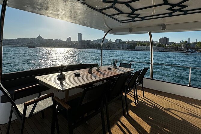 Istanbul Private Luxury Yacht on Bosphorus 25 Meter 82 Feet - Five useful things to know before you book