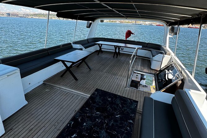 Istanbul Private Luxury Yacht on Bosphorus 25 Meter 82 Feet - Boarding at Cibali and settling into the boat