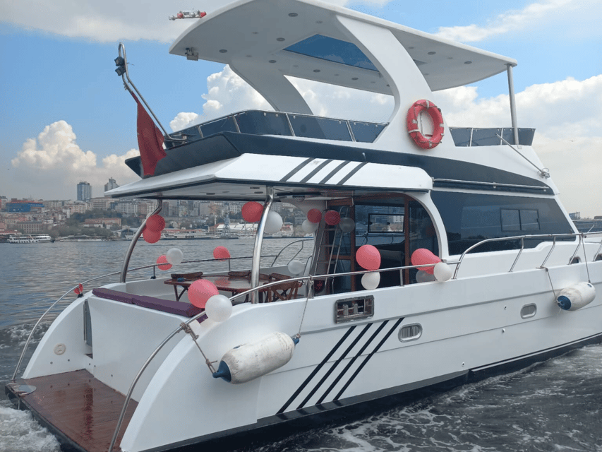 Istanbul: Private Yacht Organization on Bosphorus (14 Meter) - Crossing toward Üsküdar and the Maiden’s Tower