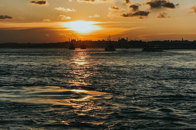 Istanbul Private Yacht Sunset Tour - 2 Hours - Fortresses that explain the Bosphorus