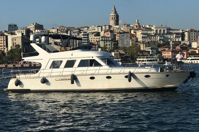 Istanbul Private Yacht Tour - 2 Hours - Ortaköy’s mosque and waterfront life
