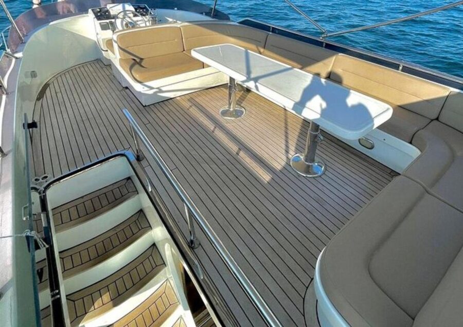 Istanbul: Small-Group Luxury Yacht Sunset Cruise w/ Snacks - Dolmabahçe and Çırağan Palaces from the Water