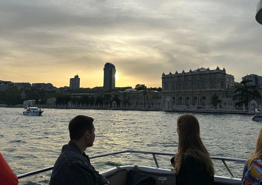 Istanbul: Small-Group Luxury Yacht Sunset Cruise w/ Snacks - Bebek and the Mansion-Filled Shore
