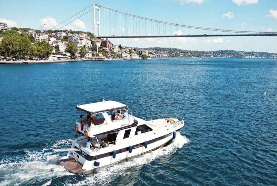 Istanbul: Small Group Yacht Tour with Unlimited Wine - Why this yacht trip feels different from a standard Bosphorus cruise