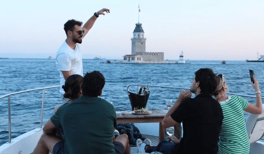 Istanbul: Small Group Yacht Tour with Unlimited Wine - Hagia Sophia and the old city at sunset