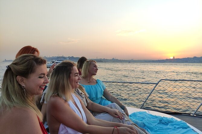 Istanbul Sunset Cruise With Luxury Yacht On Bosphorus - Finding the boat at Arap Cami
