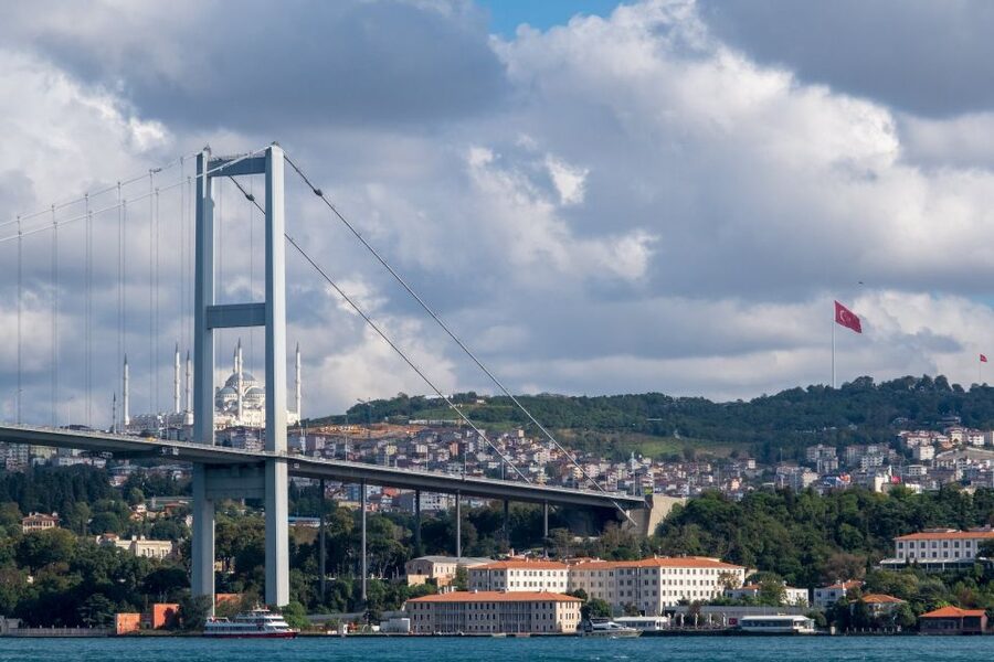Istanbul: Sunset or Day Small-Group Yacht Cruise with Snacks - What the $31 price really buys