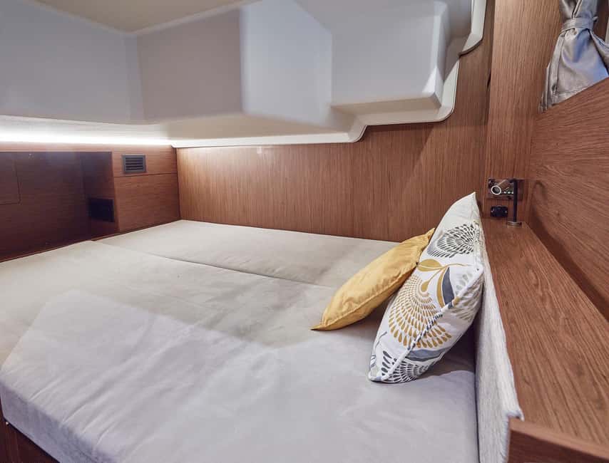 Jeanneau NC33 - Luxury Yacht Charter to Blue Lagoon - A comfortable day for families and couples