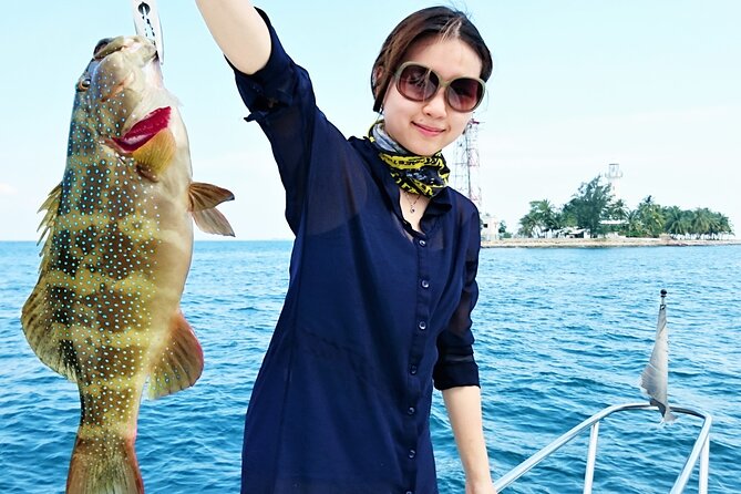 Join-in Yacht Fishing at the Southern Islands of Singapore - Learning to fish without feeling out of place