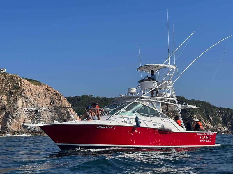 La Crucecita: Private Yacht Cruise in Huatulco with Drinks - Five bays, five different reasons to stop