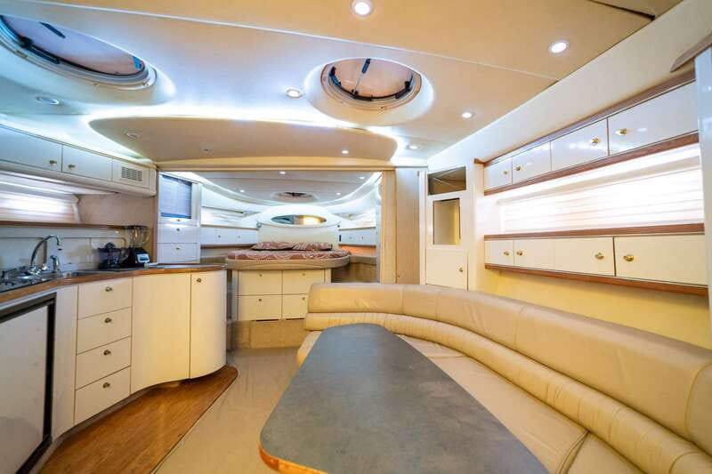 La Crucecita: Private Yacht Cruise in Huatulco with Drinks - Time on shore, lunch, and the real cost