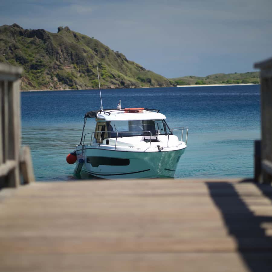 Labuan Bajo: Private Yacht Komodo Islands & Manta Snorkel - Leaving Labuan Bajo at 7:00 AM
