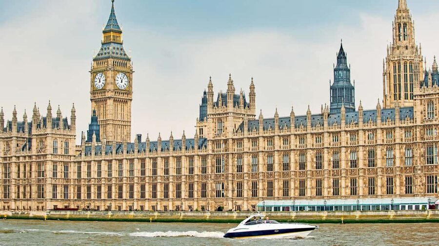 London: 2 hour private luxury yacht hire on the River Thames - Key points to know before you book