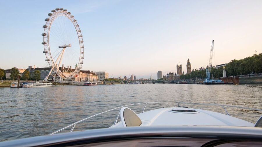 London: 2 hour private luxury yacht hire on the River Thames - From Imperial Wharf to London’s famous riverfront