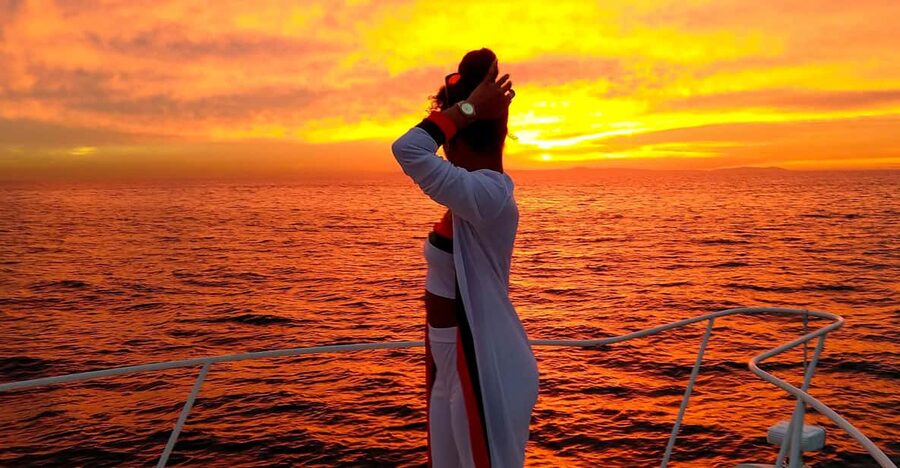 Long Beach: 3hr Private Yacht Trip (1 ticket covers 1-6 ppl) - The Queen Mary and Long Beach harbor views