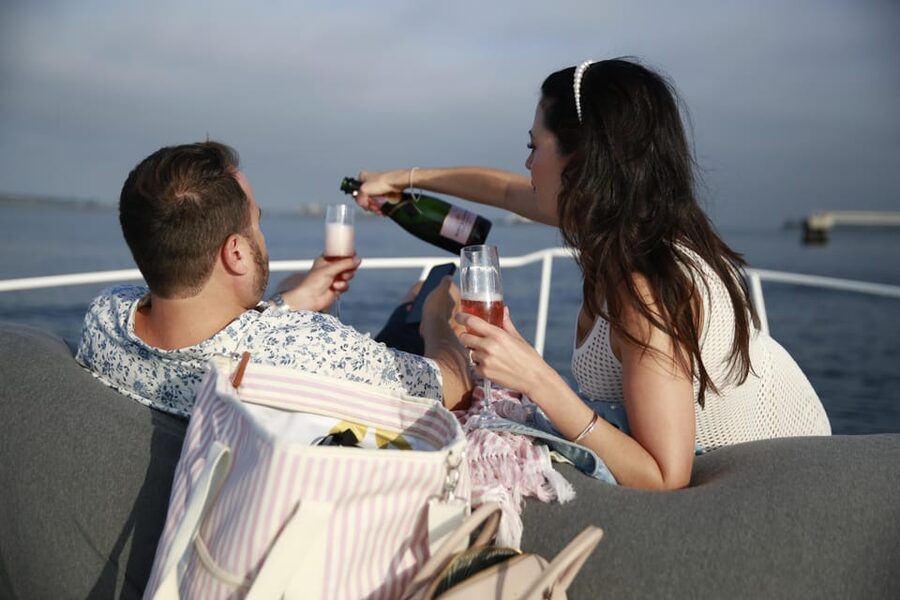 Long Beach: 3hr Private Yacht Trip (1 ticket covers 1-6 ppl) - Photos, celebrations, and the human touch